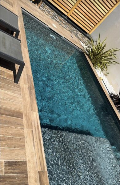 PISCINE SANS VIS A VIS A LA JOURNEE
